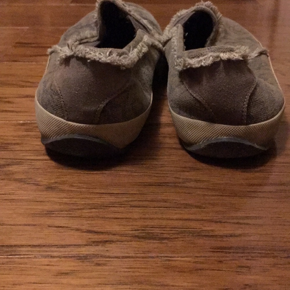 Gap canvas abstract floral flats - Picture 3 of 9